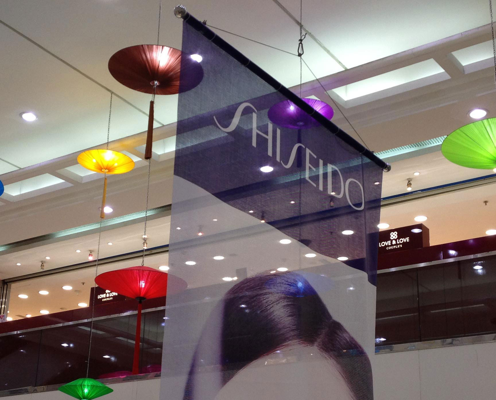 深圳生彩：雙面網(wǎng)格布噴繪工廠，雙面網(wǎng)格布