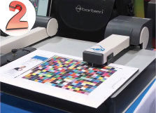 引進進口的色彩管理系統，確保顏色與國際標準一致。