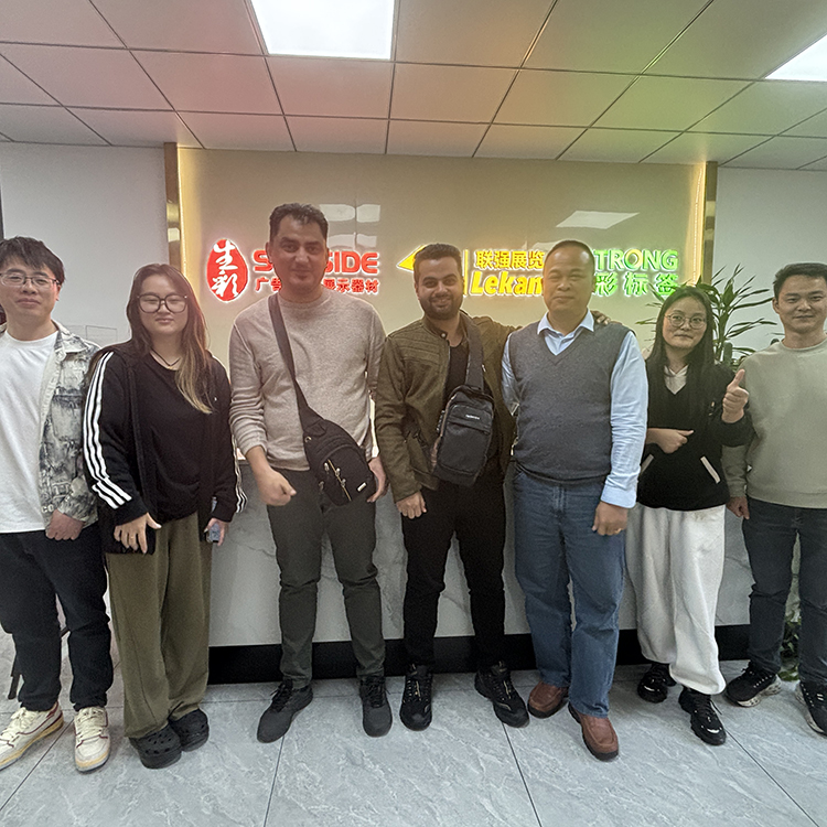 生彩廣告熱烈歡迎中東客戶Mohammed Bushofa 和 Jack 來訪驗廠，共繪合作共贏新篇章