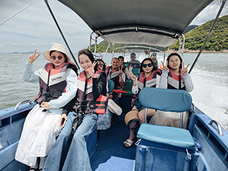 【青春逐浪，共繪精彩】深圳生彩廣告噴繪公司海邊團建紀實!